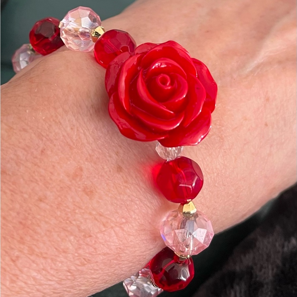 Elegant Red Rose Bracelet - Picture 6 of 7